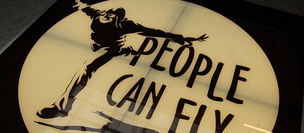 Вновь свободно. People can Fly игры. Студия пипл. Картинки people can Fly. Bulletstorm people can Fly.