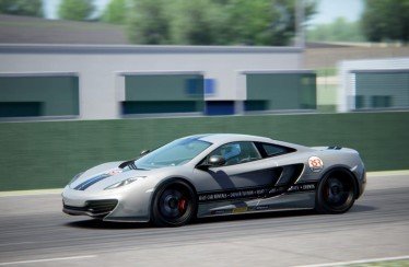 Assetto Corsa debutta oggi su PS4 e Xbox One