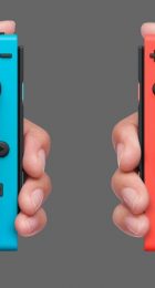 nintendo switch joy-con colorati in mano