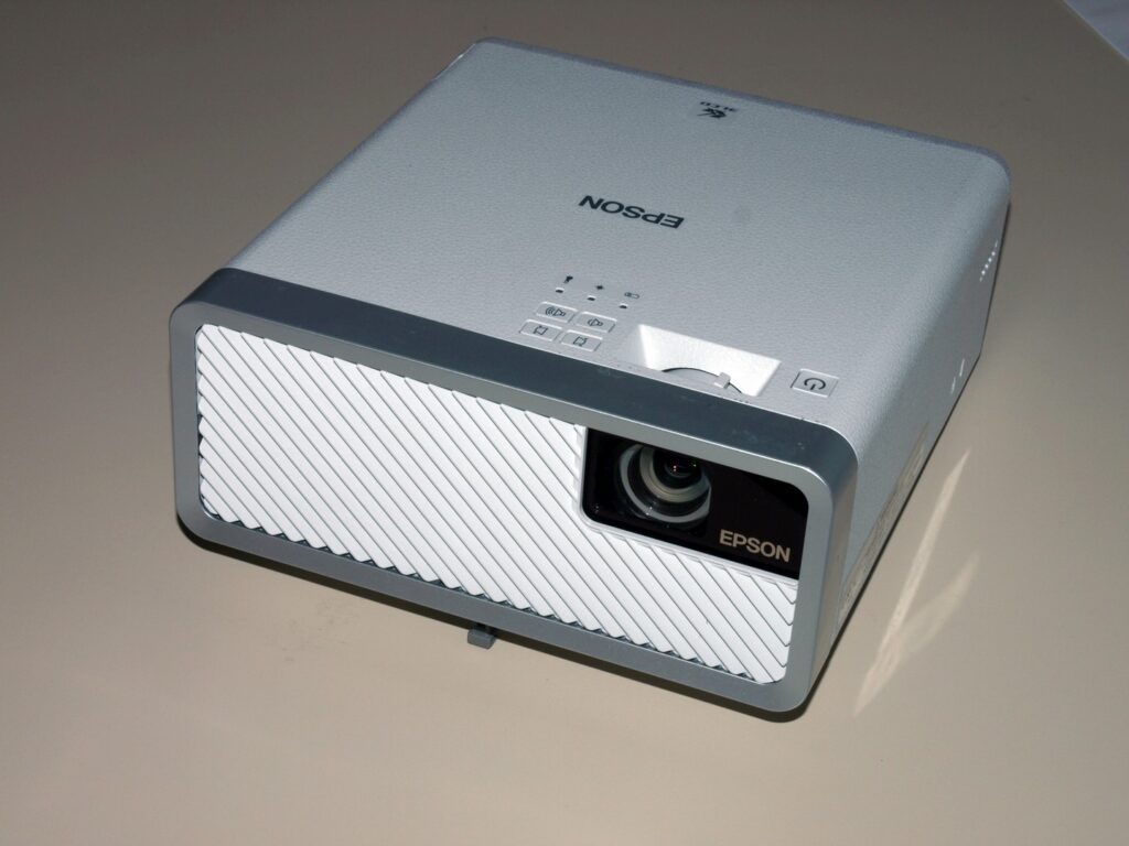 Epson EF-100W