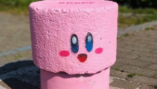 Milano si tinge di rosa per celebrare Kirby e la terra perduta