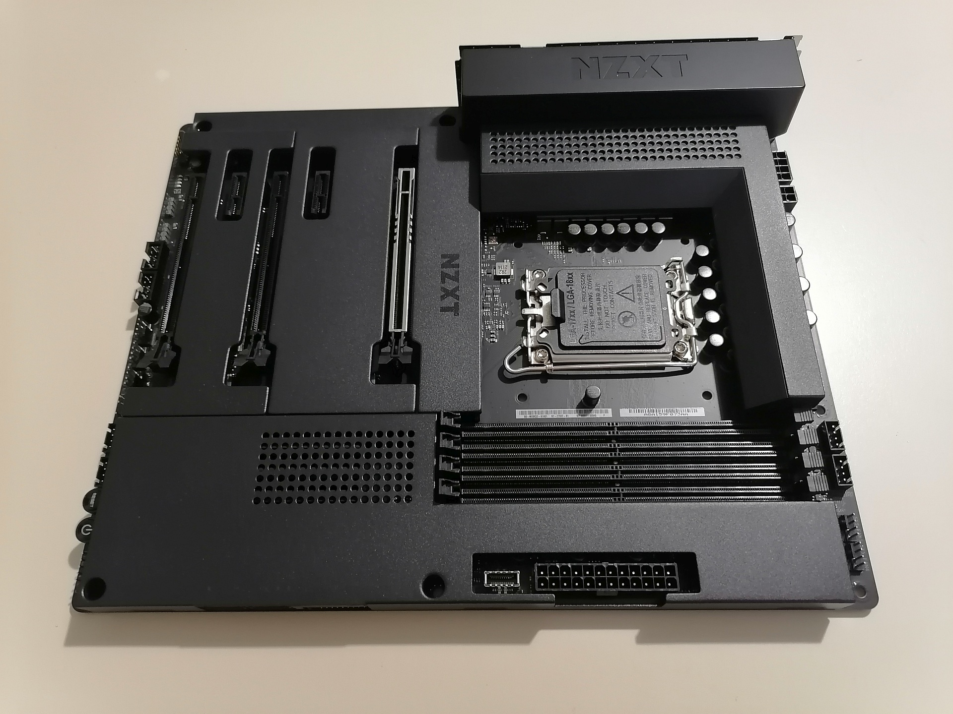 NZXT N7 Z790